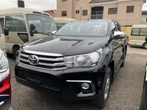Toyota Hilux SR5 4x4 2017 Black