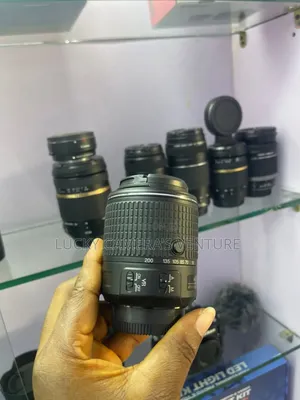 Nikon 55 - 200mm Lens
