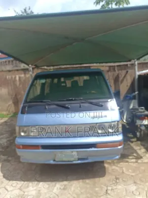 Photo - Mitsubishi L300 2002 Blue