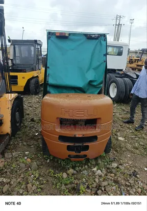 Clean 3tons Heli Forklift