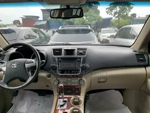 Toyota Highlander Limited 3.5l 4WD 2013 Black