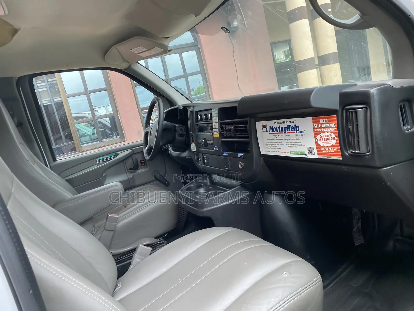 GMC Savana 2010 White