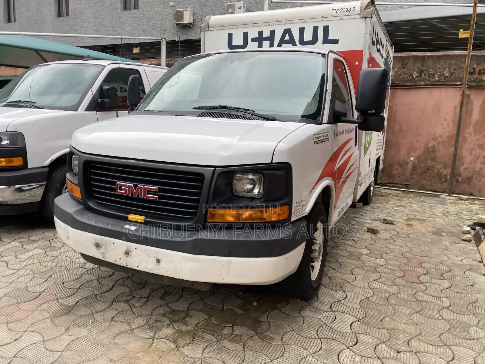 GMC Savana 2010 White