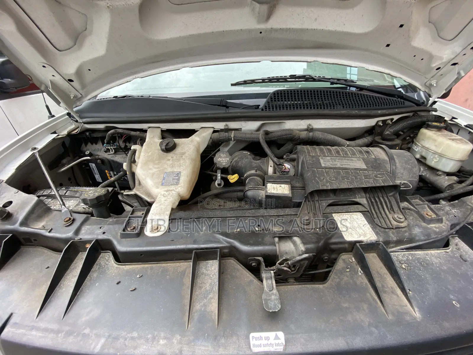 GMC Savana 2010 White