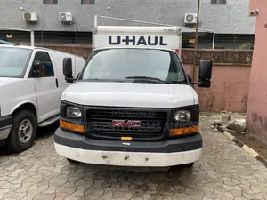 GMC Savana 2010 White