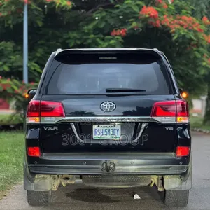 Toyota Land Cruiser 5.7 V8 VXR 2019 Black