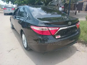 Photo - Toyota Camry SE 4dr Sedan (2.5L 4cyl 6A) 2015 Black