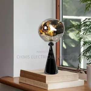 Post-Modern Living Room Showroom Minimalist Table Lamp