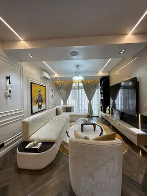 Luxurious Three Bedroom Apartment