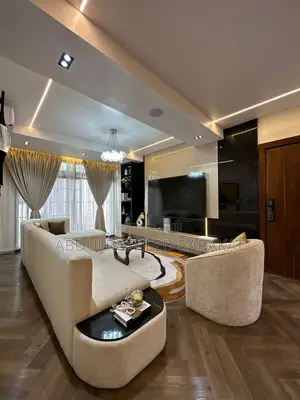 Luxurious Three Bedroom Apartment