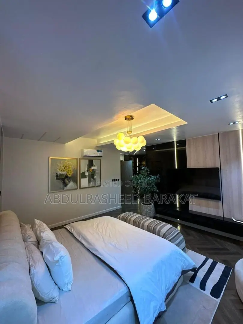 Luxurious Three Bedroom Apartment