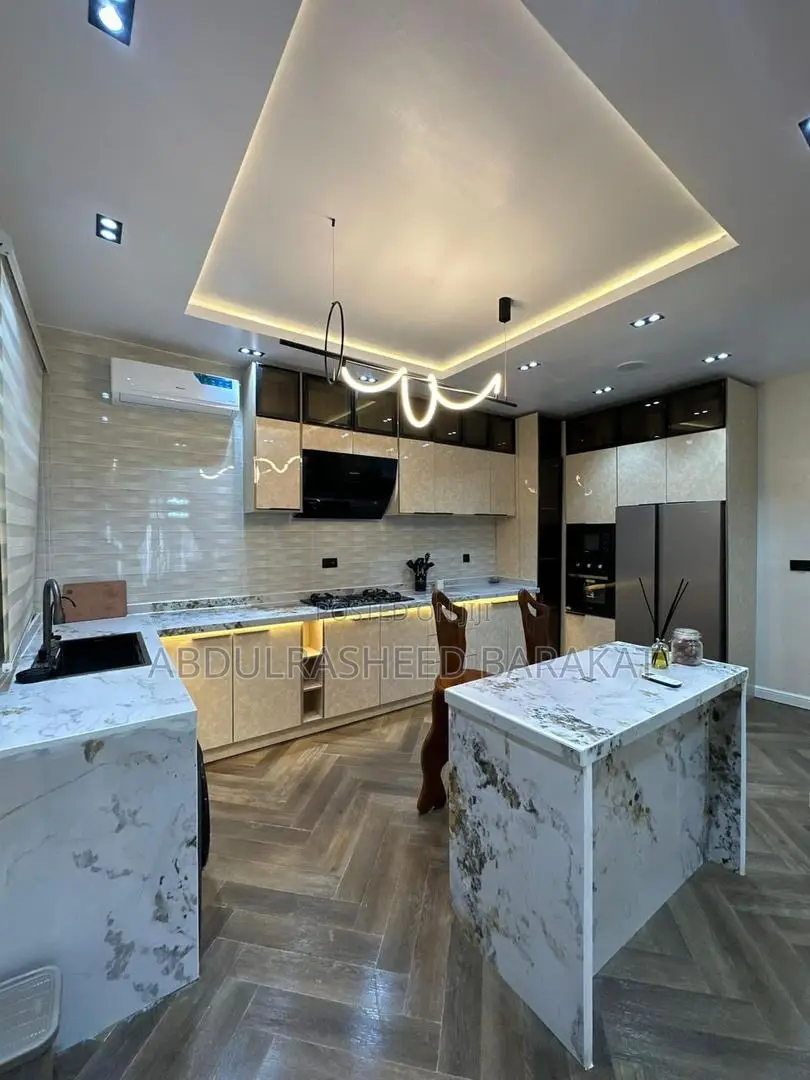 Luxurious Three Bedroom Apartment