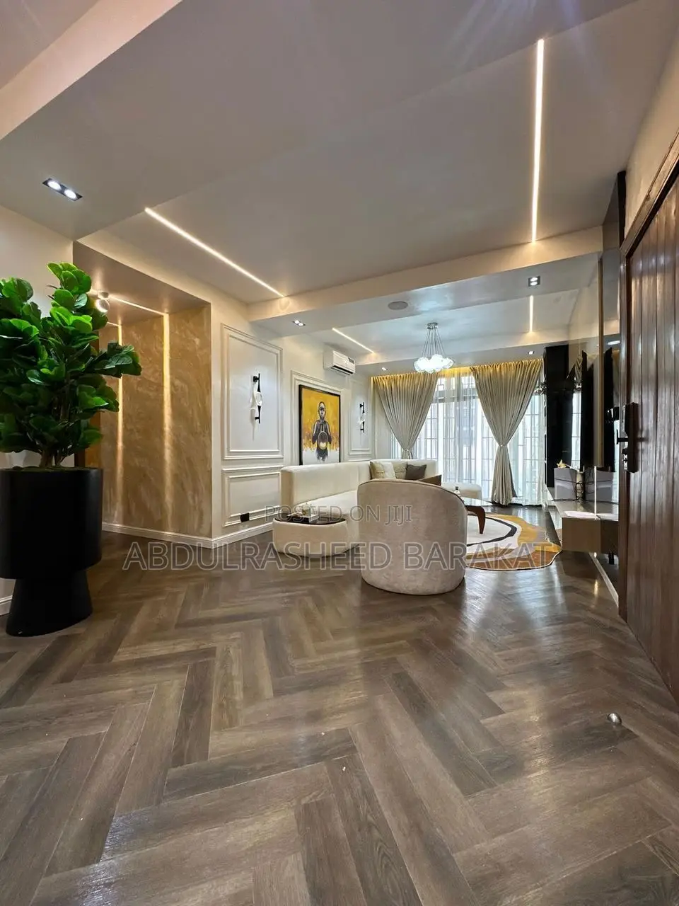 Luxurious Three Bedroom Apartment
