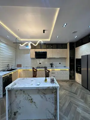 Luxurious Three Bedroom Apartment