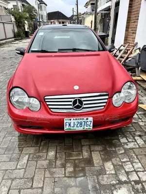 Photo - Mercedes-Benz C230 2006 Red