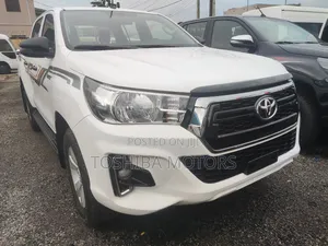 Toyota Hilux SR5 4x4 2017 White