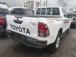Toyota Hilux SR5 4x4 2017 White