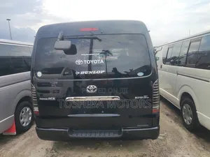 Toyota HiAce 2016 Black