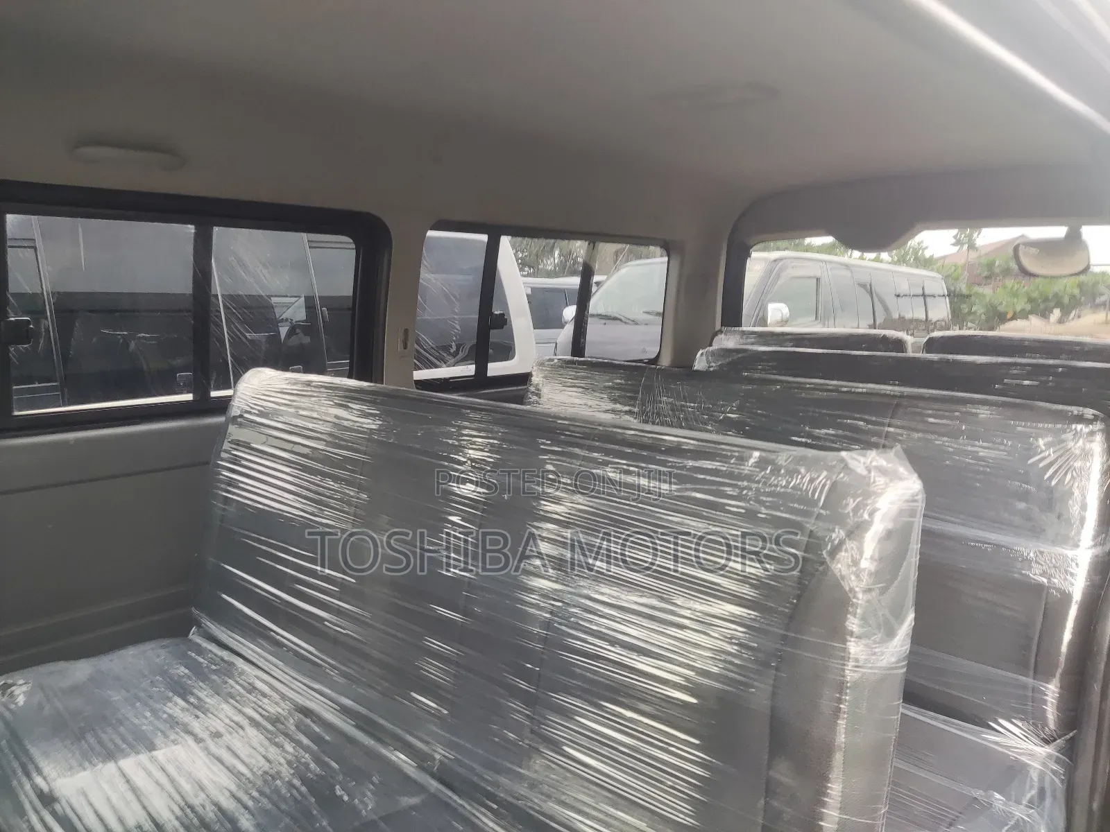 Toyota HiAce 2016 Black