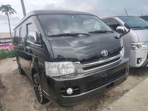 Toyota HiAce 2016 Black