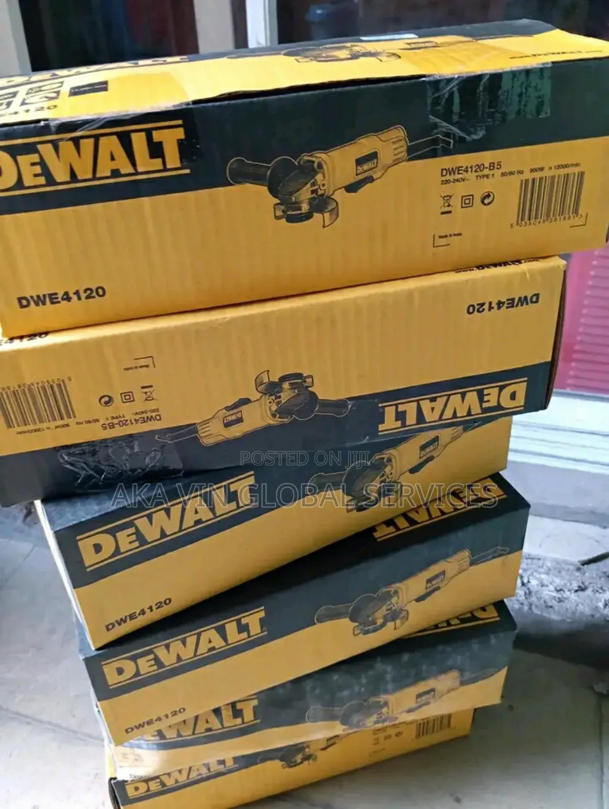 Dwe4120 
4-1/2 In. Paddle Switch Small Angle Grinder