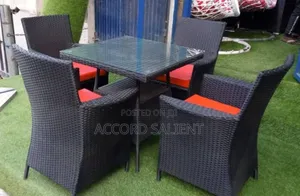 Outdoor Rattan Table Set for Restaurant and Garden