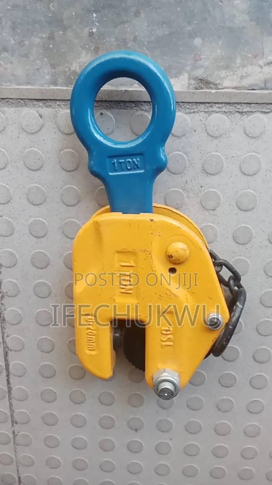 Vertical Lifting Clamp for Steel Plates