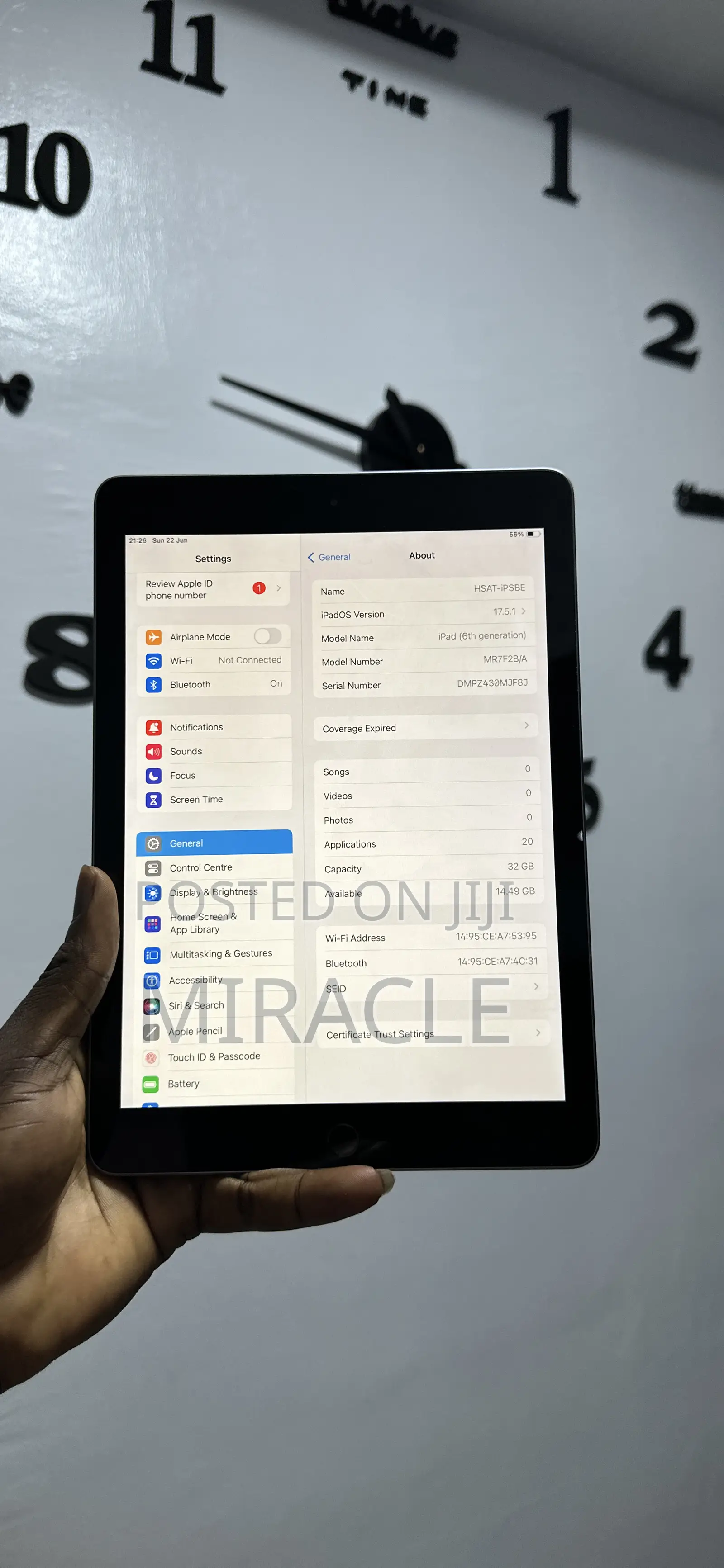 Apple iPad 9.7 32 GB Gray