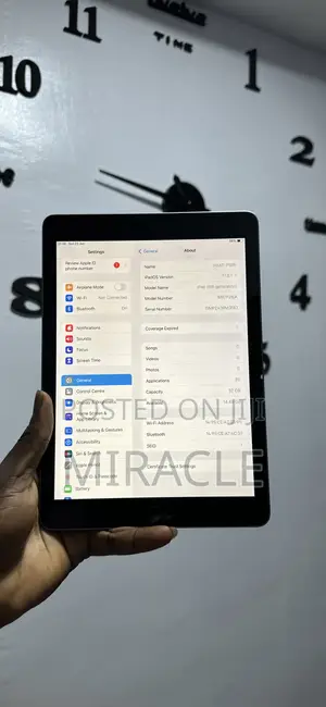 Apple iPad 9.7 32 GB Gray