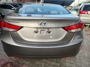 Hyundai Elantra GLS Sedan FWD (1.8L 4cyl 6M) 2013 Brown