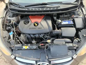 Hyundai Elantra GLS Sedan FWD (1.8L 4cyl 6M) 2013 Brown