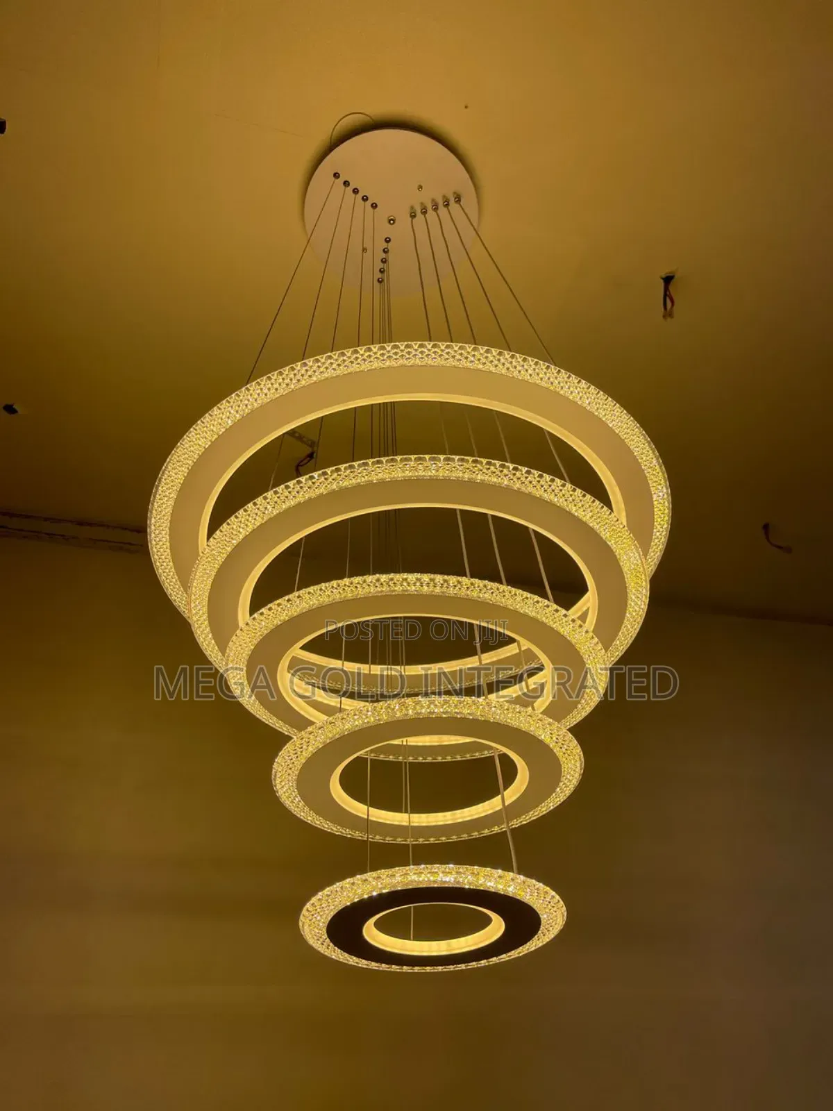 5 Rings Chandelier Dropping Light