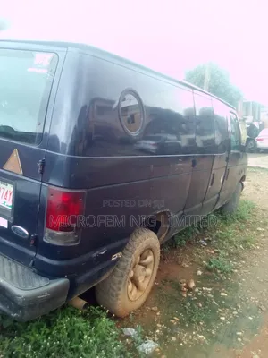 Ford E250 2006 Blue
