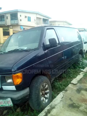 Ford E250 2006 Blue