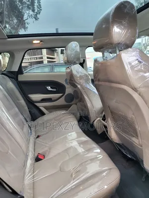 Land Rover Range Rover Evoque Prestige 4dr SUV AWD (2.0L 4cyl Turbo 9A)