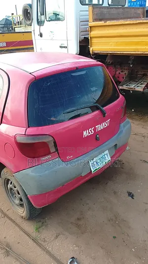 Photo - Toyota Yaris 2005 Red