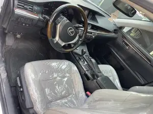 Lexus ES 350 FWD 2013 White
