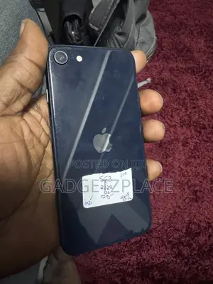 Apple iPhone SE (2020) 64 GB Black