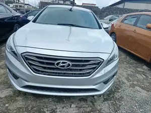 Hyundai Sonata Sport PZEV 4dr Sedan (2.4L 4cyl 6A) 2015 Silver