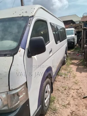 Toyota HiAce 2009 White