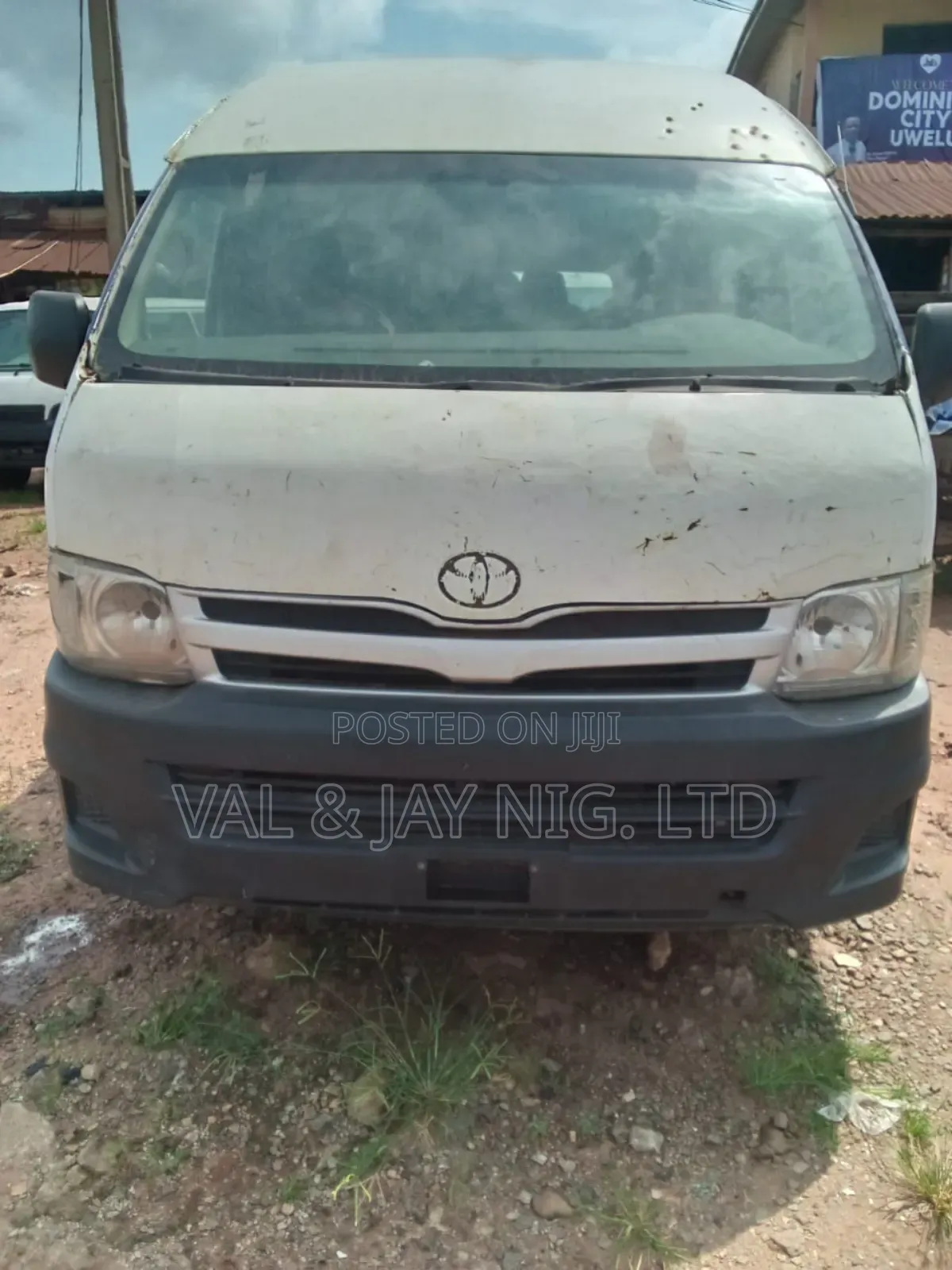 Toyota HiAce 2009 White