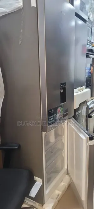 Hisense Refrigerator 264l