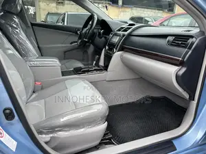 Toyota Camry XLE 4dr Sedan (2.5L 4cyl 6A) 2012 Blue