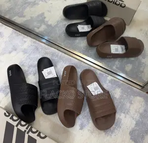 Original Adidas Adillete Slides