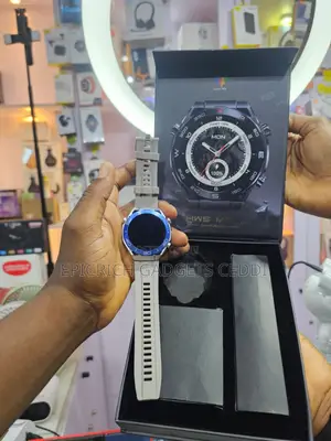 Hw 5 Max Smart Watch With Three Straps
