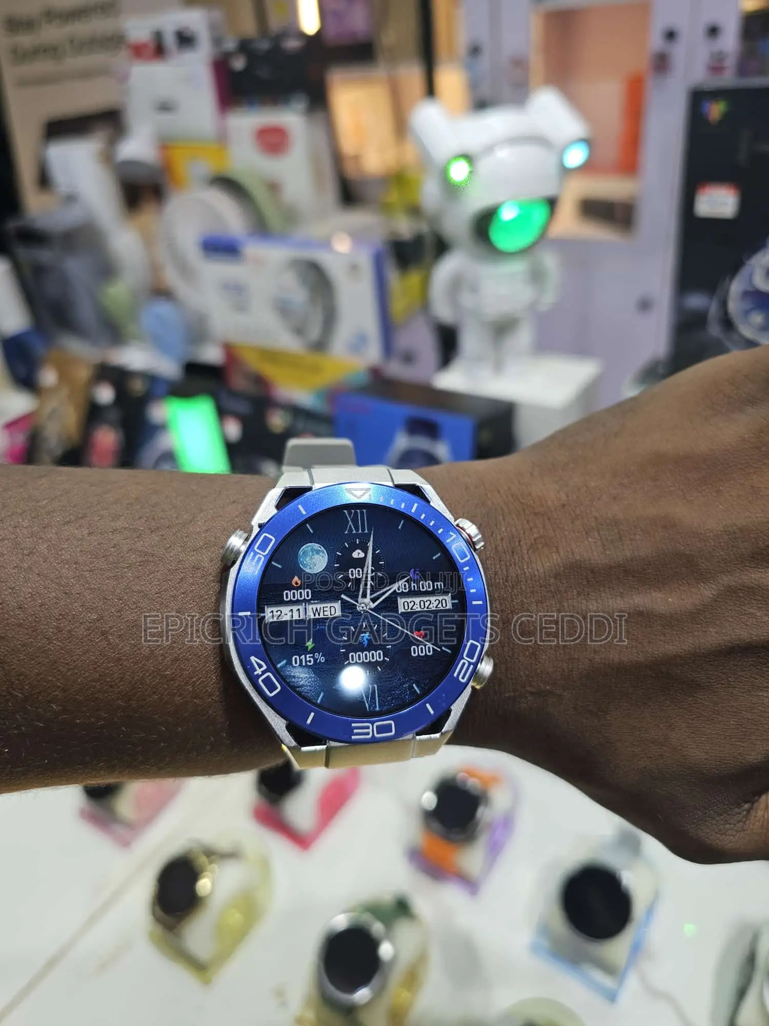 Hw 5 Max Smart Watch With Three Straps