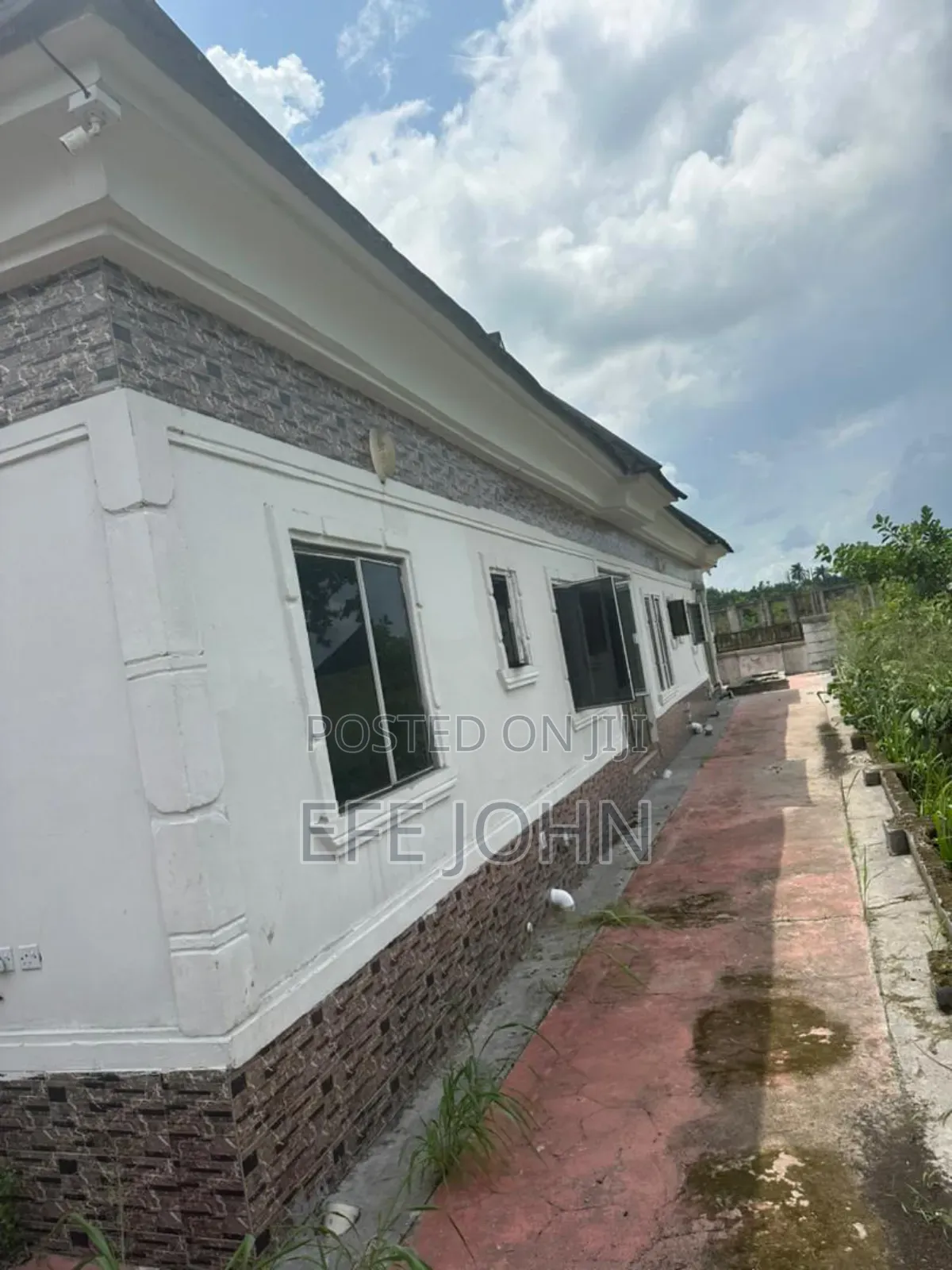 Furnished 6bdrm Bungalow in Kestine, Ugheli for sale