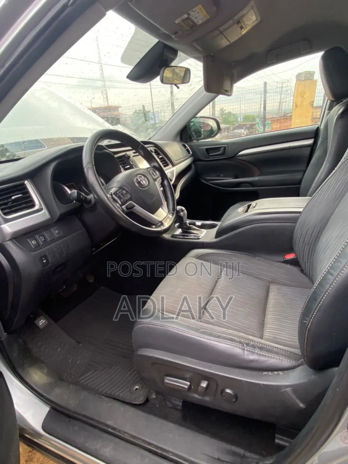 Toyota Highlander LE 2019 Silver