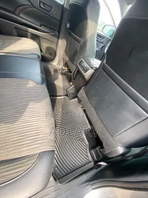Toyota Highlander LE 2019 Silver