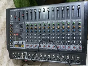 Yamaha 12 Channels Powered Mixer
